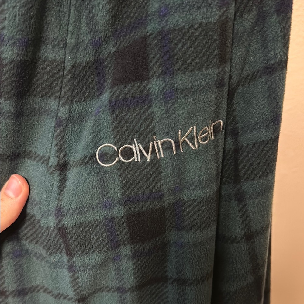 Calvin Klein Boy’s Green Plaid Robe - Picture 3 of 7